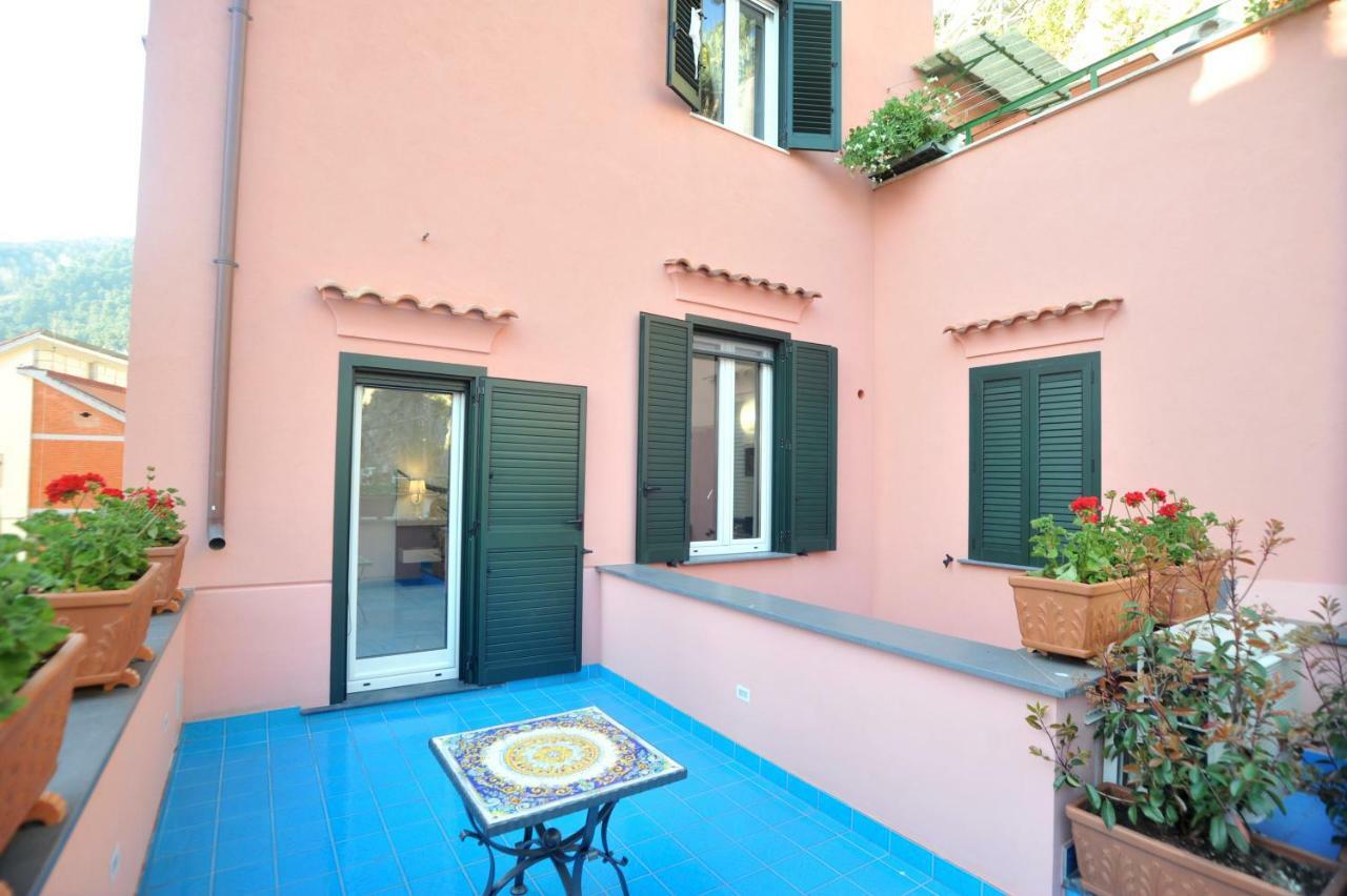 مايوري Dipino Accommodation المظهر الخارجي الصورة